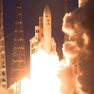 Ariane 5 liftoff medium1