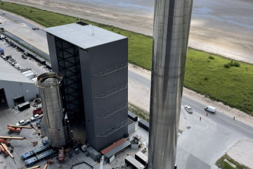 Ensamblaje del Super Heavy. Foto SpaceX.