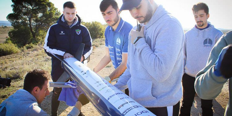 Charlie el mayor cohete lanzado por un equipo de estudiantes en Espana 020123 750x375