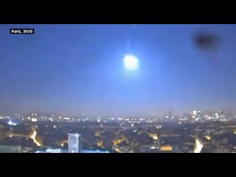 Un asteroide cae sobre Francia e ilumina el cielo nocturno de París