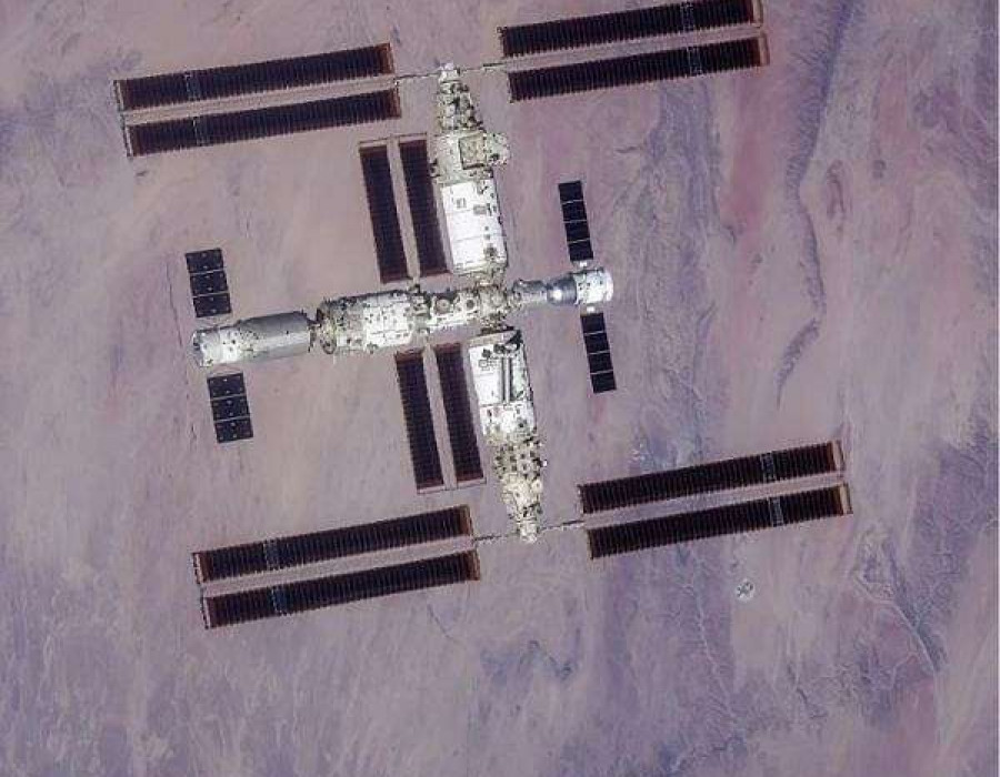 Tiangong space station high definition shenzhou xvi earth desert hg