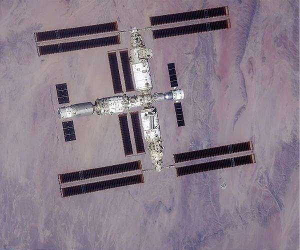 Tiangong space station high definition shenzhou xvi earth desert hg