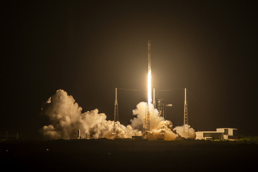 Lanzamiento del cohete Falcon 9 con satélites de Starlink