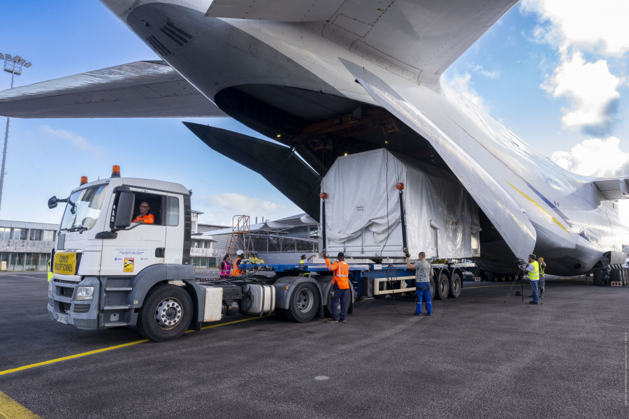 Unloading Sentinel 1C