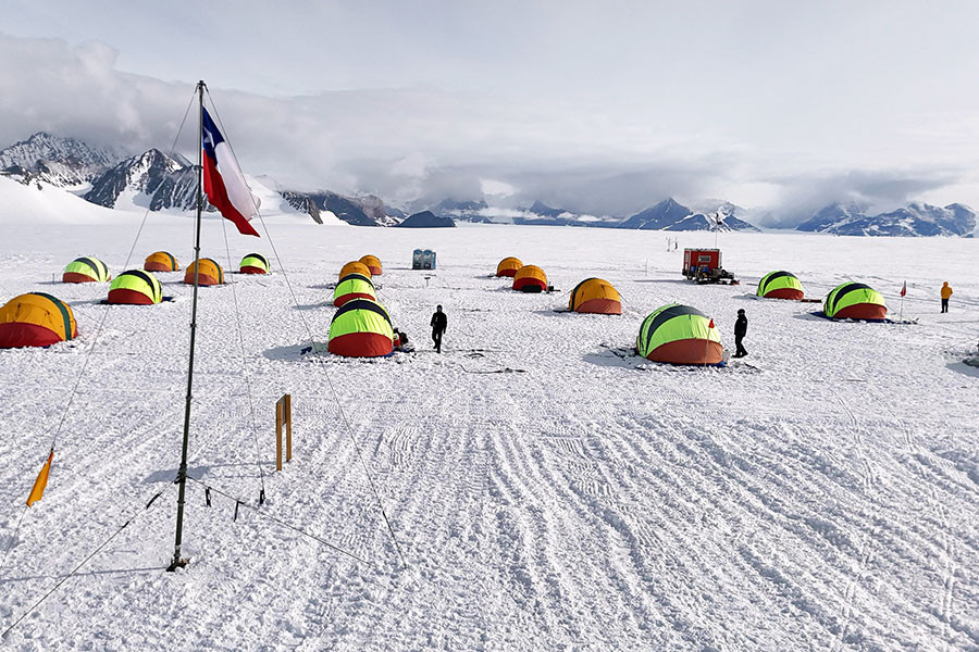 Las Fuerzas Armadas de Chile se despliegan en una nueva misión científica antártica en Glaciar Unión