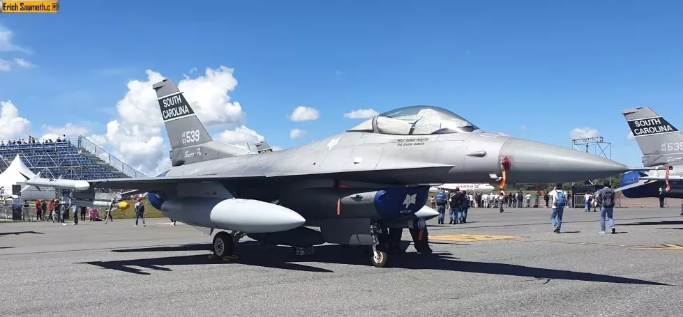 EEUU espera la respuesta de Colombia para la inspección visual de los F-16