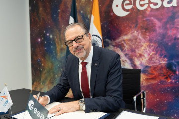 Esa firma con isro